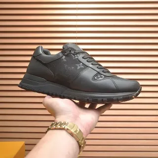 حذاء رياضي أسود low top lifestyle من مواد مختلطة