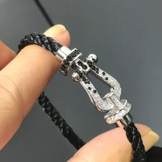 سوارة حبل مضفر فضي أسود بافيه سيت وحجارة شفافة