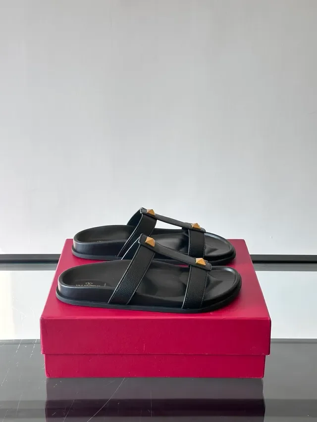 Black Silver Double-Strap Pyramid Stud Hardware Sandals 11