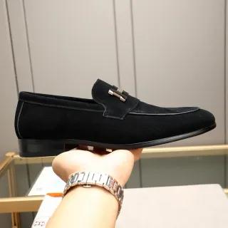 Mocasín H-Buckle de ante negro