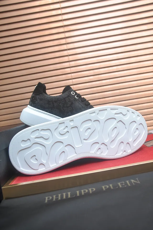 Black Textured Upper White Platform Sole Low-Top Sneaker 3