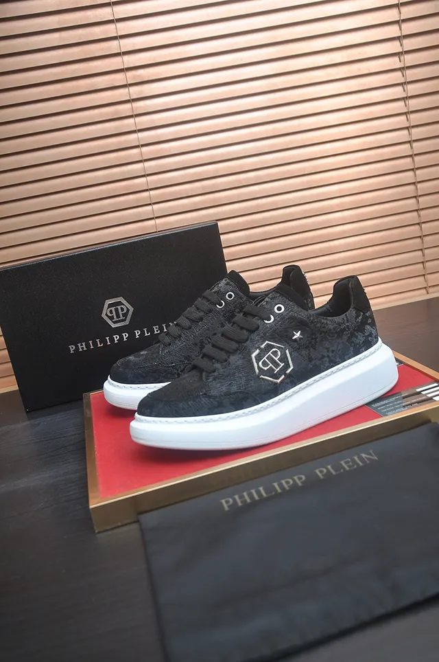 Black Textured Upper White Platform Sole Low-Top Sneaker 4