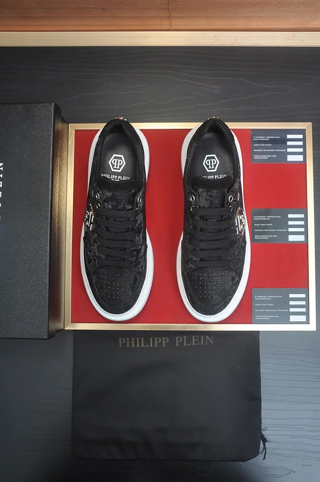 Black Textured Upper White Platform Sole Low-Top Sneaker 5