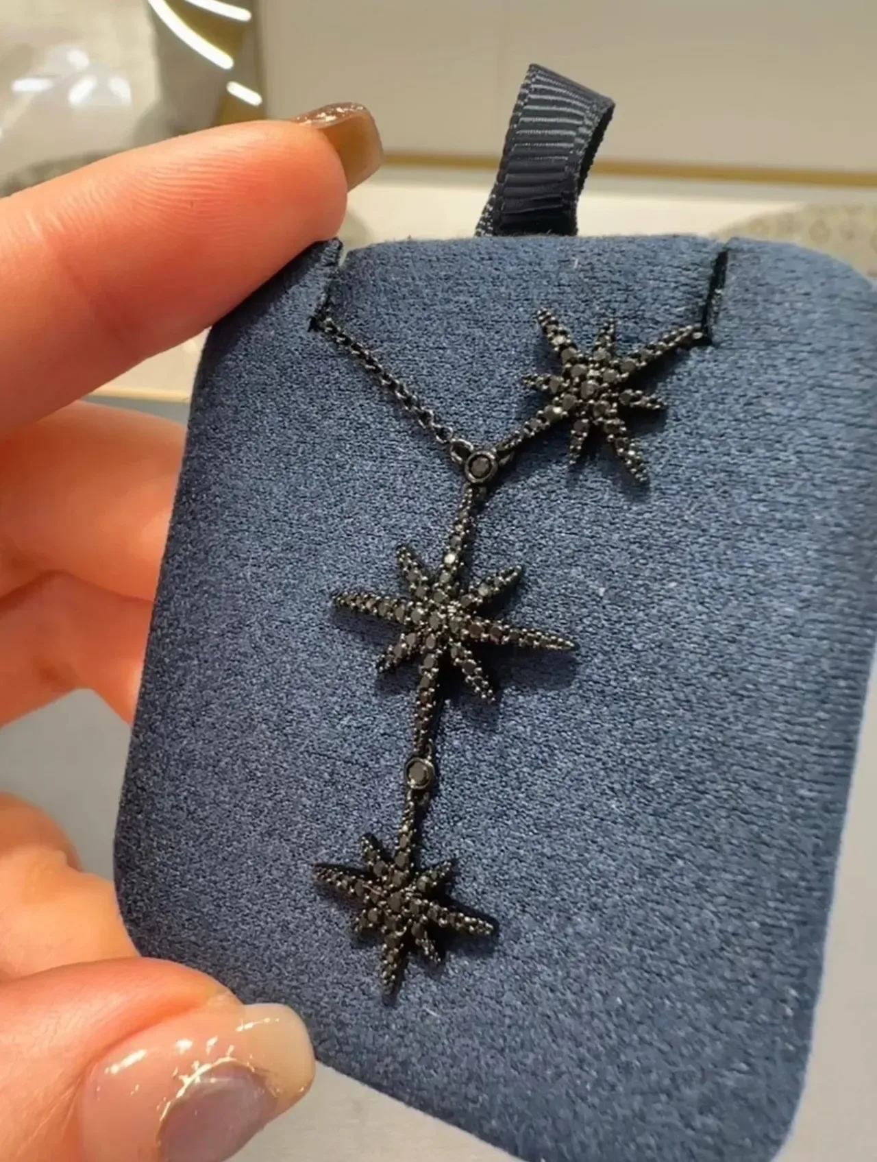 Blackened Metal Stacked Star Pendant Necklace 4