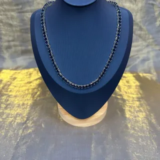 নীল আয়তাকার পাথর চ্যানেল-সেট নেকলেস