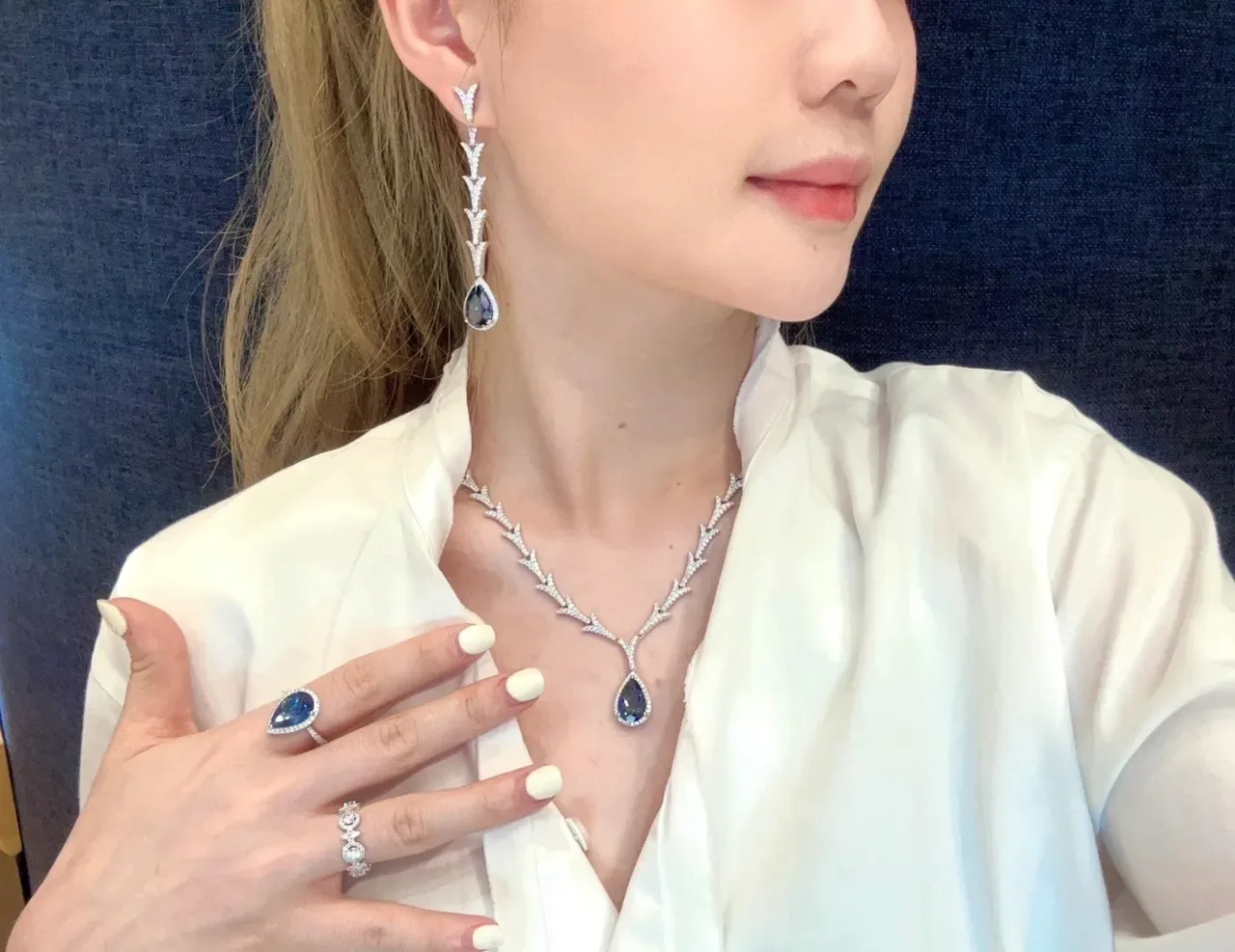 Branching Pavé Chain Teardrop Pendant Necklace 2