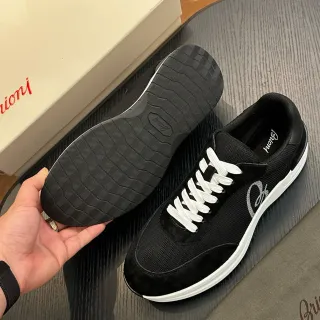 Brioni حذاء رياضي أسود شبكي ومخمل