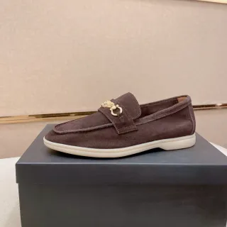 Mocasín Marrón Beige con Upper de Ante y Correa de Metal con Bit de Caballo