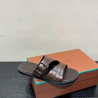 صندل كاجوال بني مع طباعة تمساح وحزام بكل