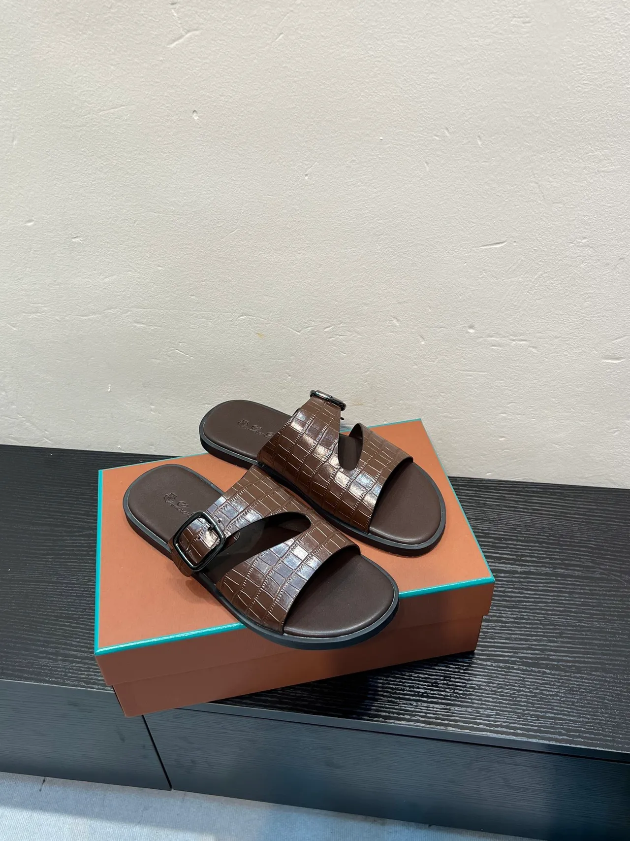 Brown Croc-Embossed Buckle Strap Casual Sandal 5