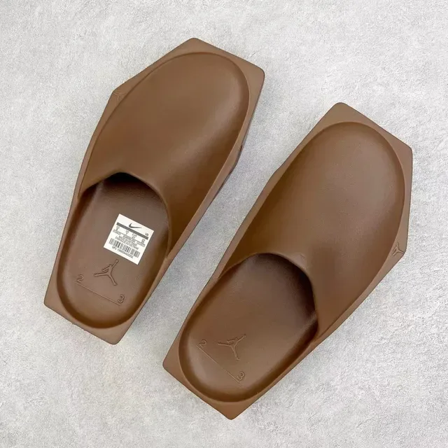 Zapatillas marrón con suela moldeada monolítica contorneada 8