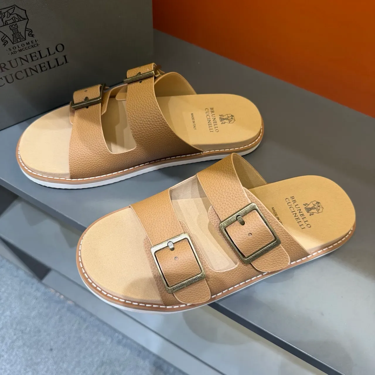 Brunello Cucinelli Sandales Casuales à Double Bretelle avec Boucle 9