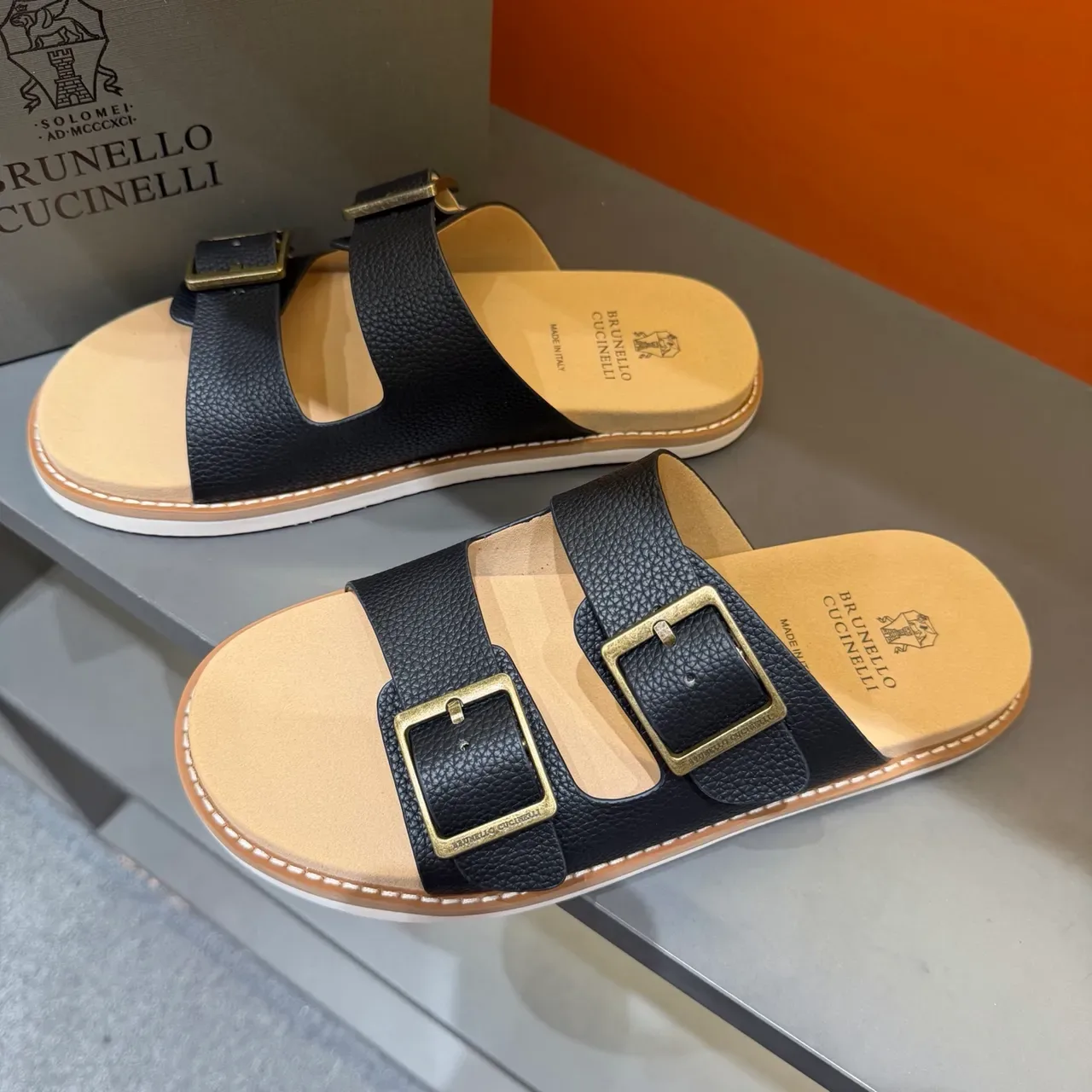 Brunello Cucinelli Sandales Casuales à Double Bretelle avec Boucle 12