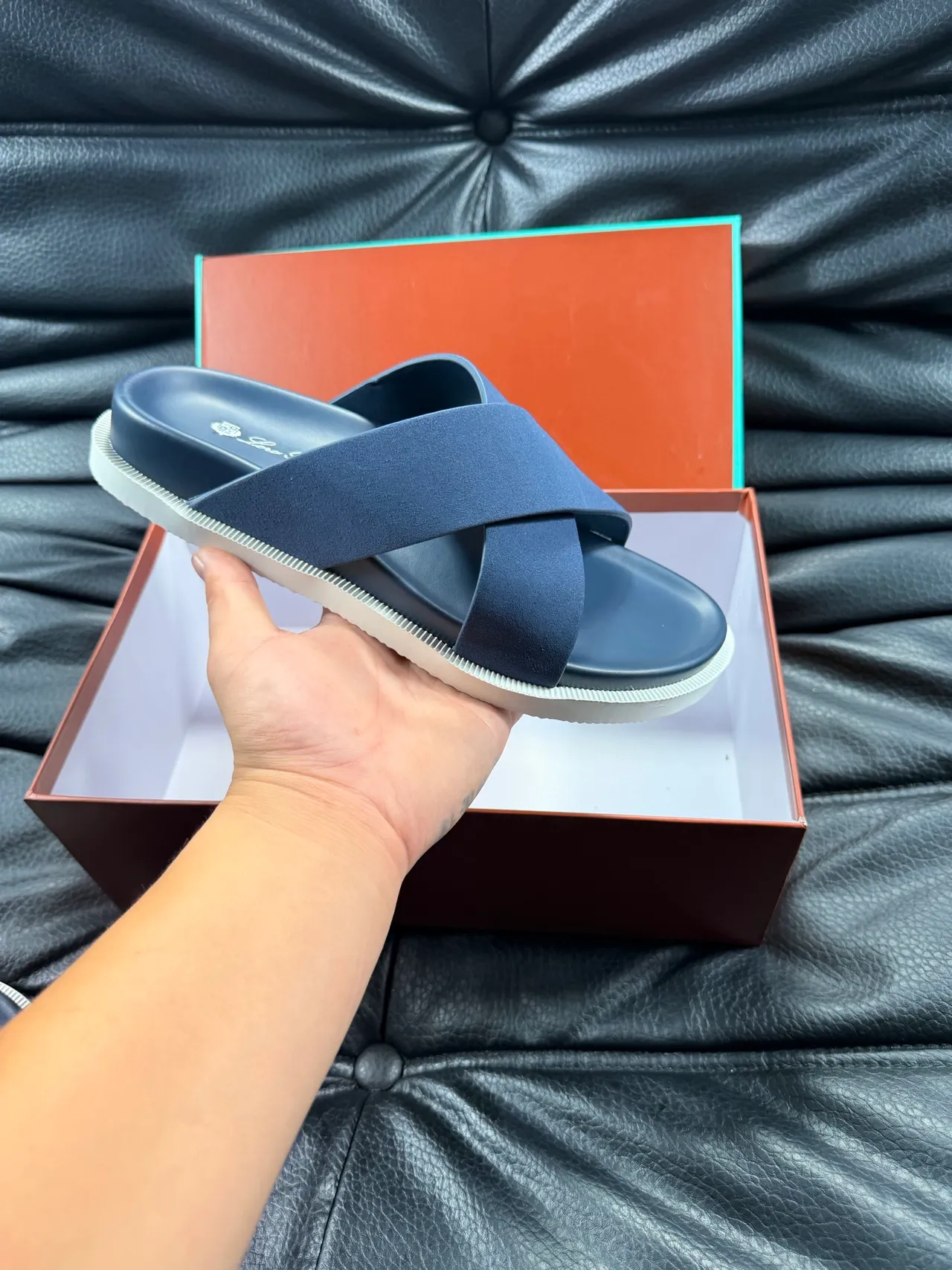 Crisscross Strap Flat Platform Slippers 18