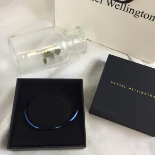 Daniel Wellington سوار أزرق أسود مينيماليست مفتوح على شكل C