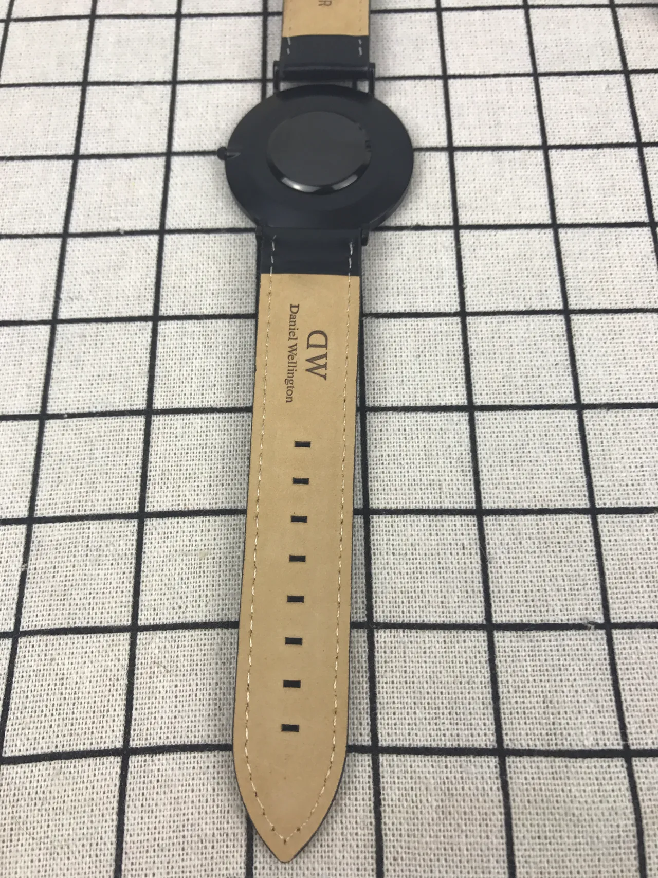 Daniel Wellington 经典黑色极简石英手表 5