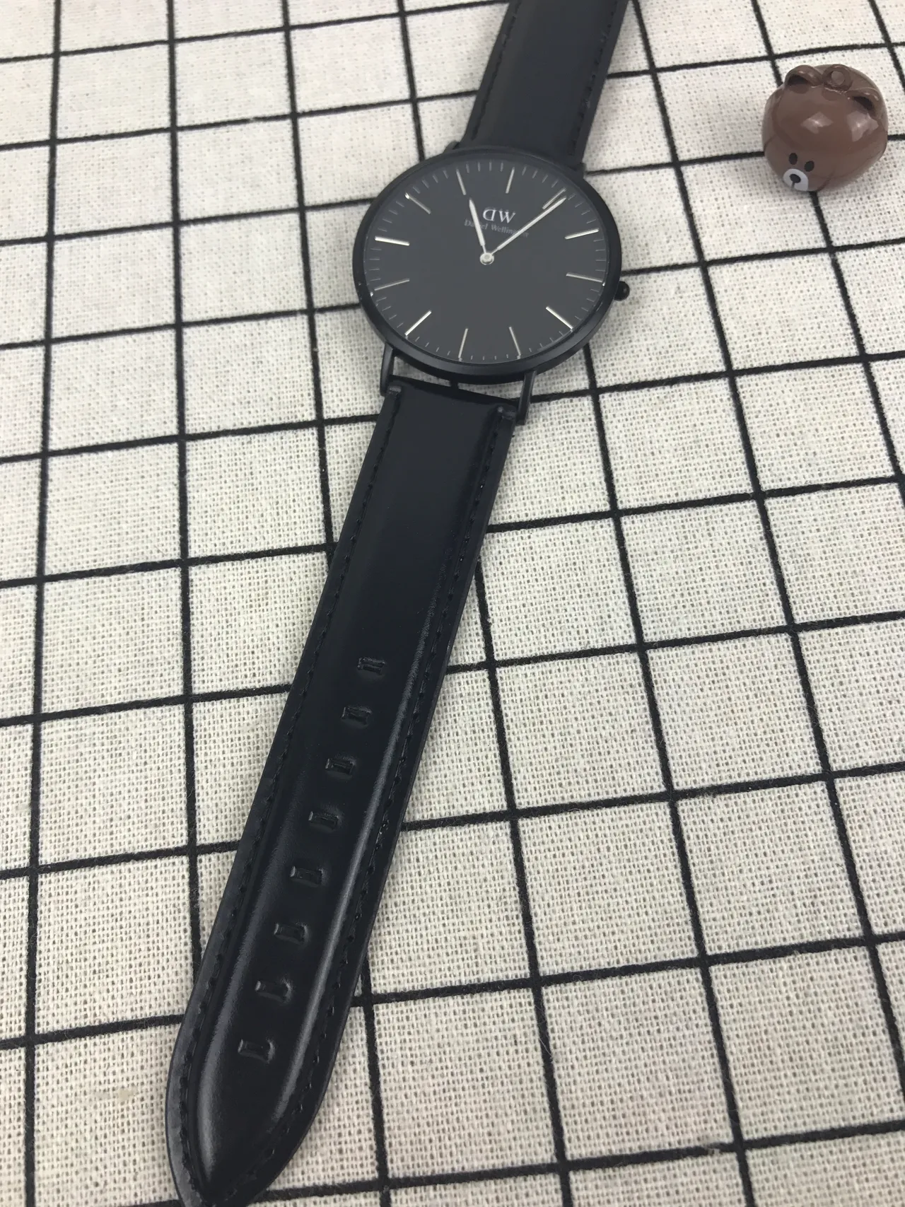 Daniel Wellington 经典黑色极简石英手表 7