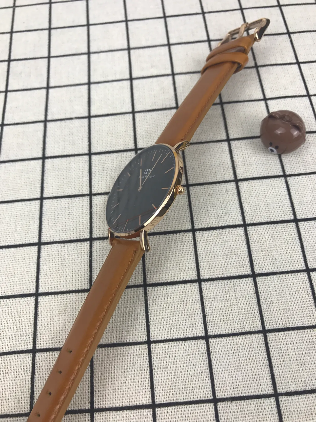 Daniel Wellington Montre Classique Minimaliste Cadran Noir Cuir Tan Quartz 3