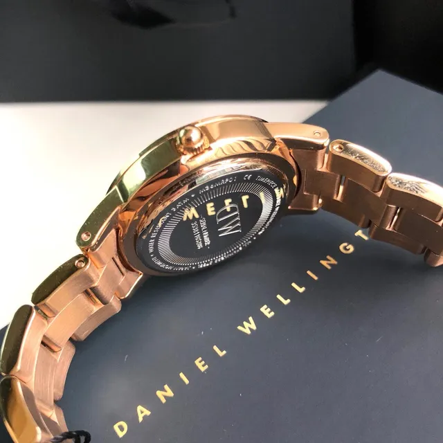 Daniel Wellington Classic Petite गुलाबी सोना गहरा भूरा डायल क्वार्ट्ज घड़ी 5