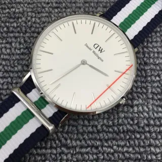 Daniel Wellington क्लासिक व्हाइट नेवी मिनिमलिस्ट डायल स्टेनलेस स्टील केस क्वार्ट्ज घड़ी