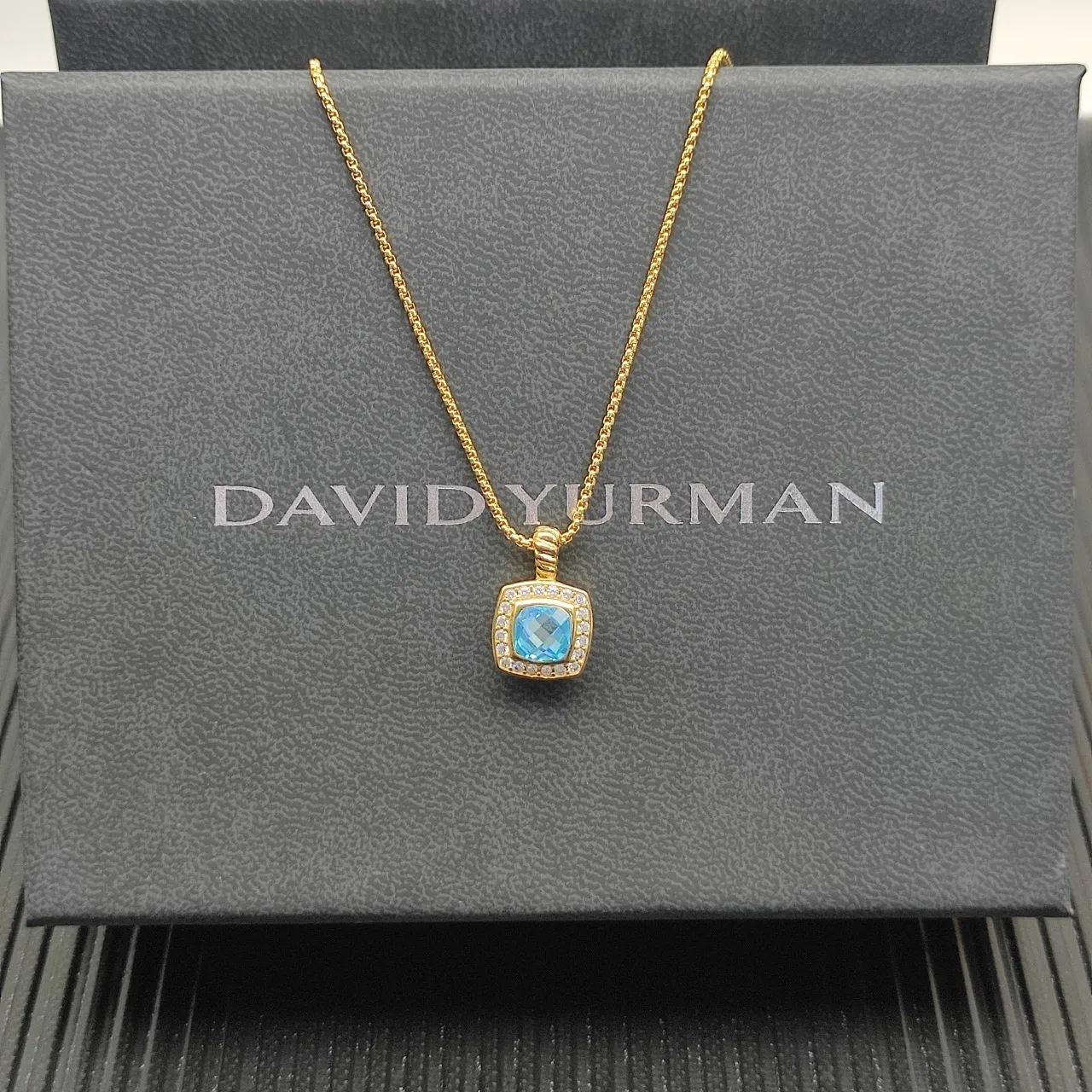 David Yurman Albion Topaze Bleue et Halo de Diamants Pendentif Collier 6