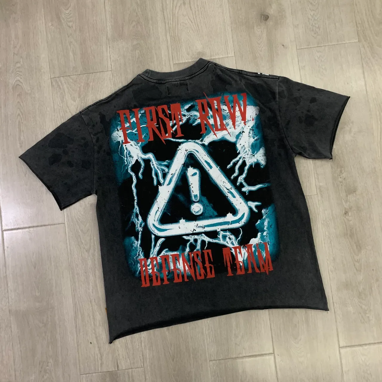 Camiseta oversized com estampa gráfica de lobo cinza desgastado 6