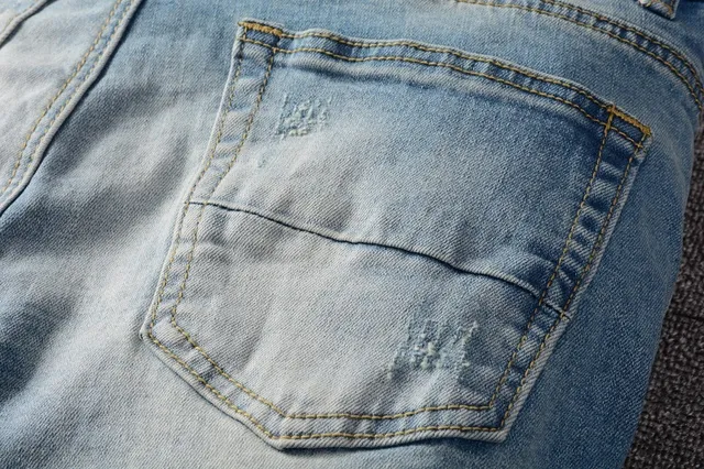 Distressed Slim-Fit Light-Wash Azul jeans 15