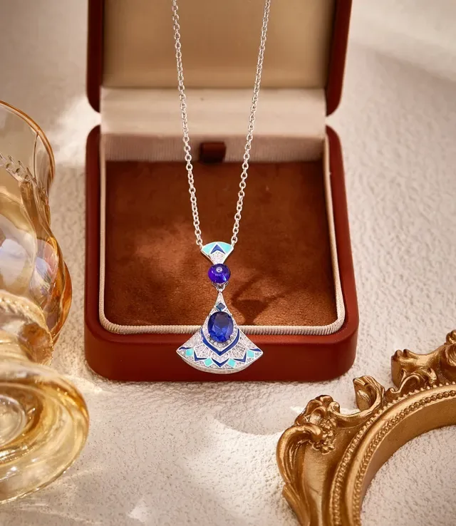 Fan-Shaped Enamel and Blue Gemstone Pendant Necklace 5