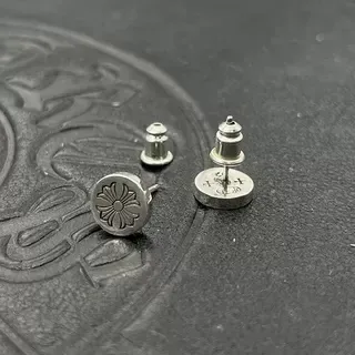 Floral-Engraved Circular Stud Earrings 6