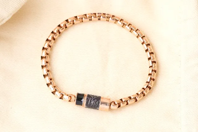 Gold Black Chain-Link Bracelet 8