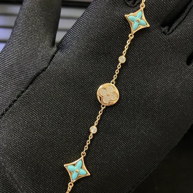 Gold Blue Chain Quatrefoil Floral Pendants Necklace 4