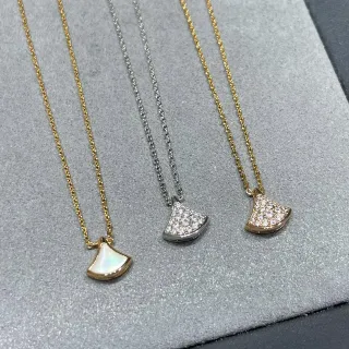 Collier avec pendentif en éventail en or et argent avec cristaux pavés