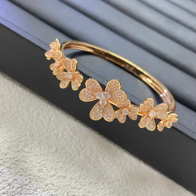 Bracelet en or et argent avec motif floral en pierres pavé-set 4