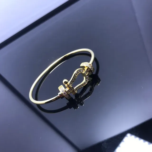 金银 Pavé-Set U形搭扣手链 3