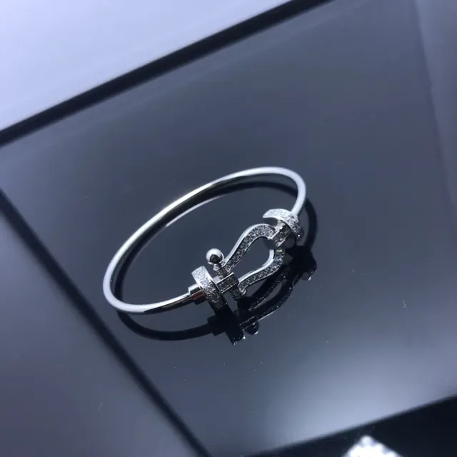金银 Pavé-Set U形搭扣手链 4