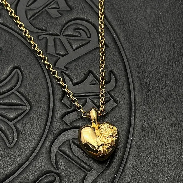 Gold-Tone Floral Heart Pendant Necklace 9