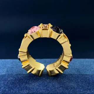 金色调开放式三石刻面宝石戒指