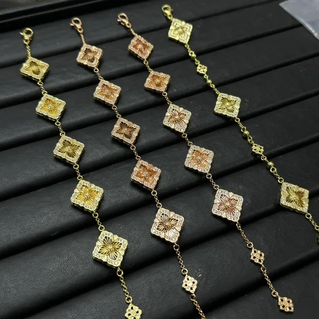 金色四叶形花卉圆牌链条手链 6