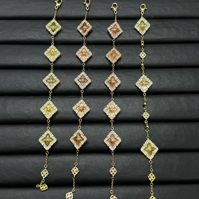 金色四叶形花卉圆牌链条手链 7