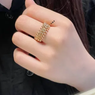 خاتم هندسي متعدد الصفوف مدبب بلون ذهبي