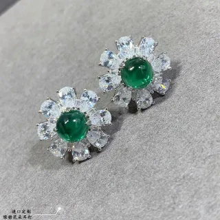 Brincos de tachinha com motivo floral de cabochon verde