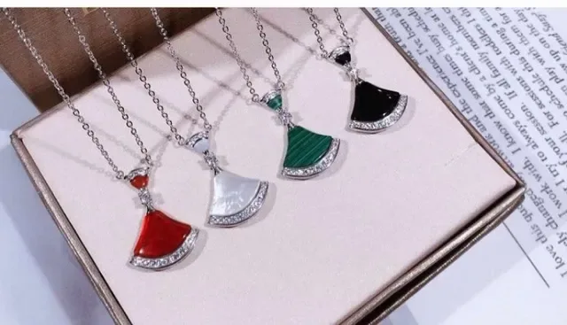 Collar colgante abanico verde rojo pavé cristal 8