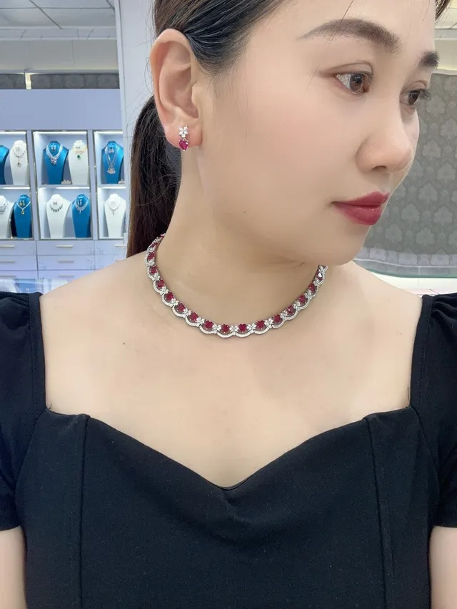 Heart-Shaped Red Gemstone and Pavé Diamond Collar Necklace 4