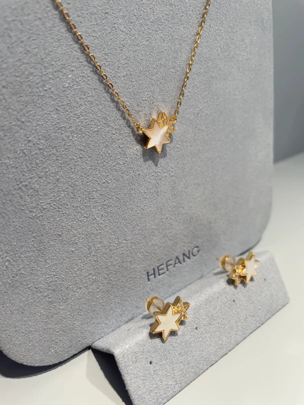 HEFANG Gold Blue Chain Star-Shaped Pendant Necklace 7