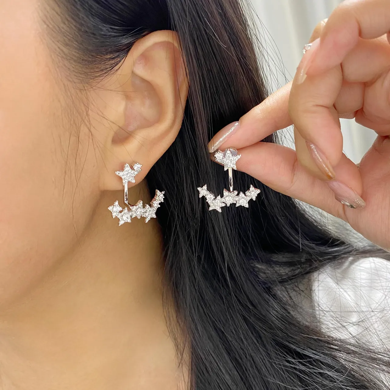 HEFANG Star-Shaped Pavé Crystal Multi-Star Ear Cuff Earrings 2