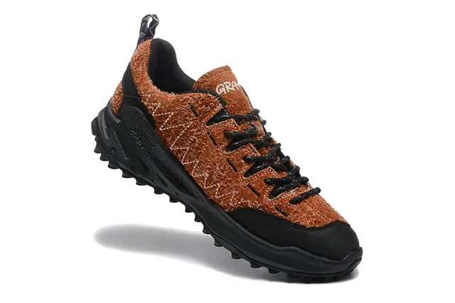 KEEN Jackson Gold and Black Lifestyle Sneakers 7