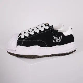 MMY Blakey Black and White Canvas Lifestyle Sneakers