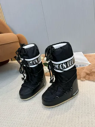 Moon Boot Classic Black White Band Snow Boots 7