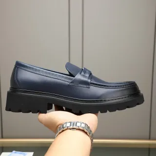 Mocasín de Cuero Navy Black con Correa Penny