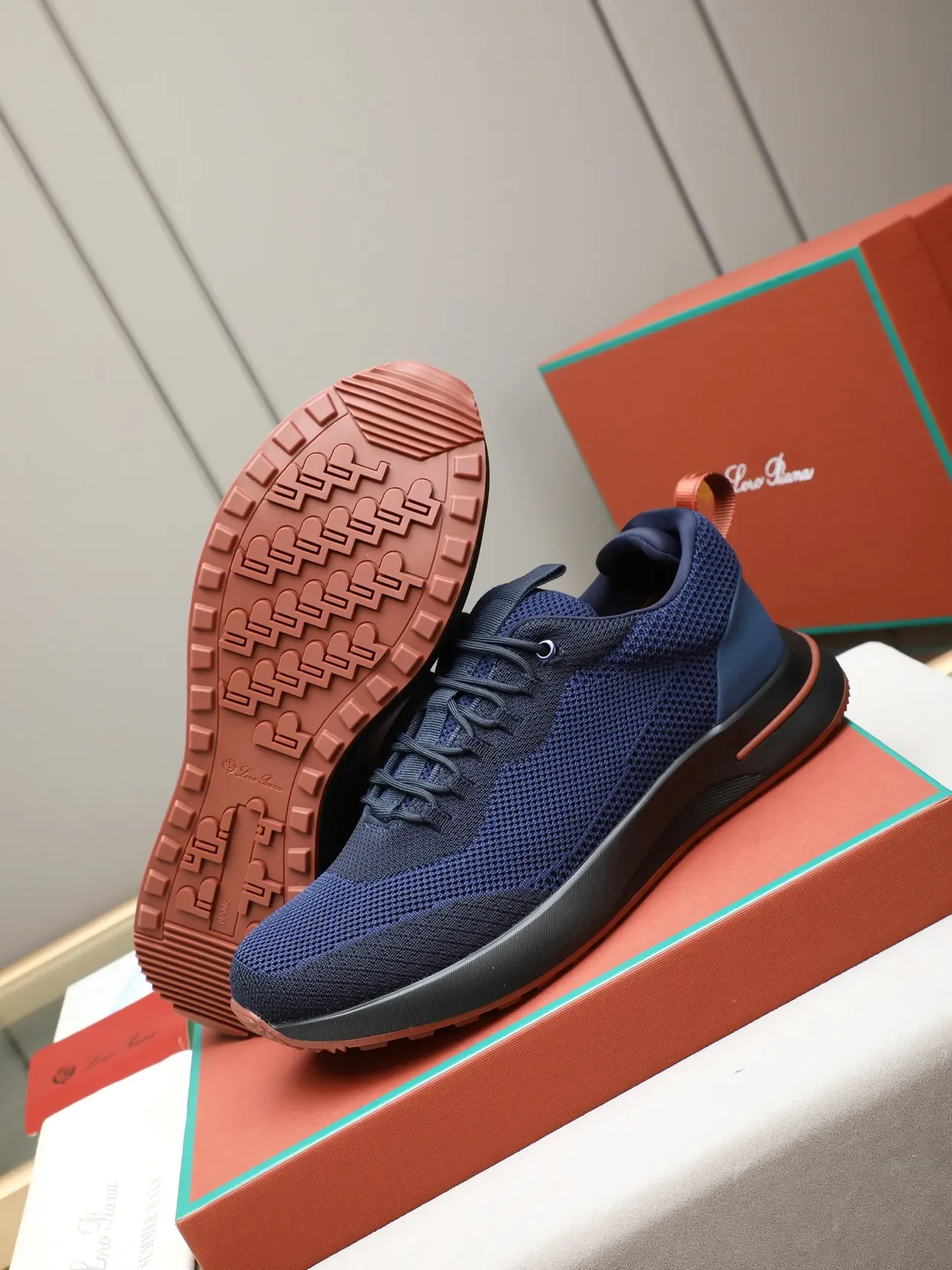 Navy Red Knit Upper Sculpted Black Midsole Sneakers 4